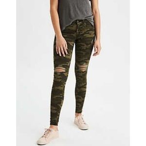American Eagle Camo Jeggings- size 6